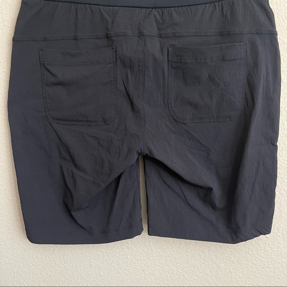 Athleta Trekkie Bermuda 2.0 Shorts 9” Lightweight Ripstop Hiking Camping Black 4 - Picture 13 of 13